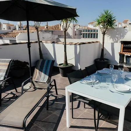 Stunning 2 Bedroom With Pool View *