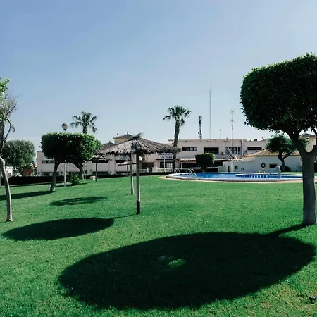 Stunning 2 Bedroom With Pool View Apartment Alicante