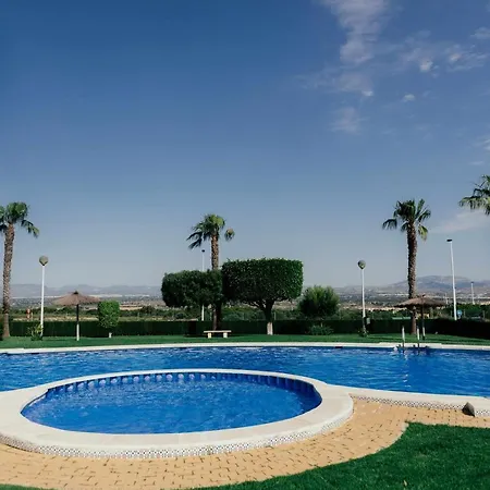 Stunning 2 Bedroom With Pool View Apartment Alicante