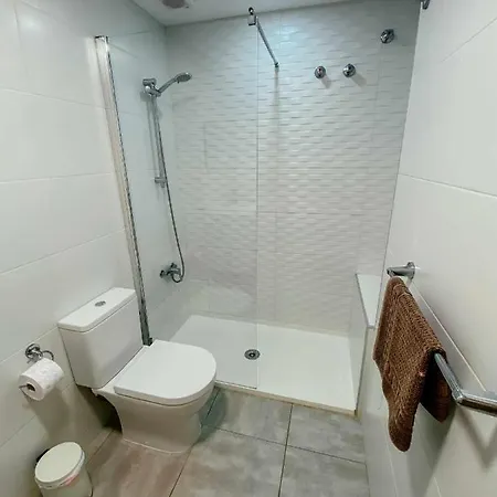 Stunning 2 Bedroom With Pool View Apartment