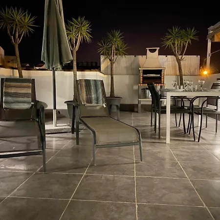Stunning 2 Bedroom With Pool View