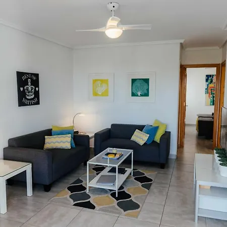 Stunning 2 Bedroom With Pool View Apartment *